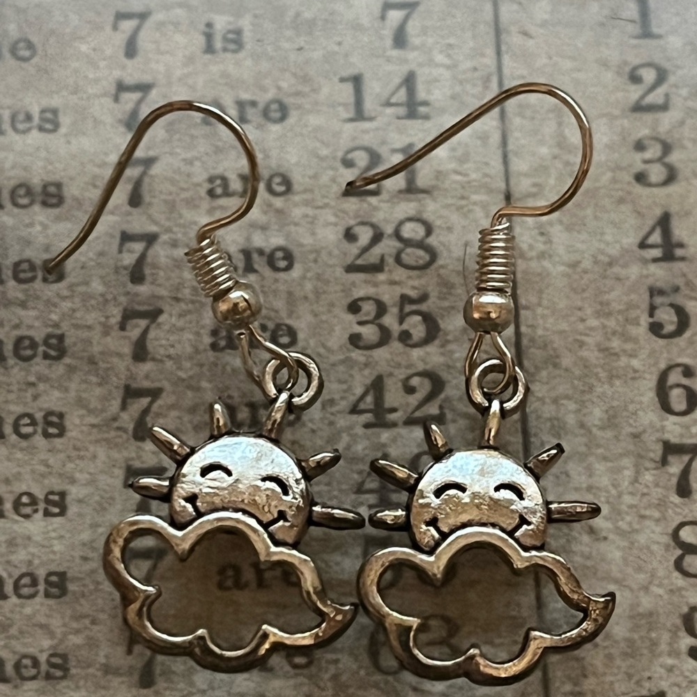 Silver sun and cloud earrings - Picture 4 of 4